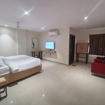 Hotel Blueearth Vizianagaram Eksteriør bilde