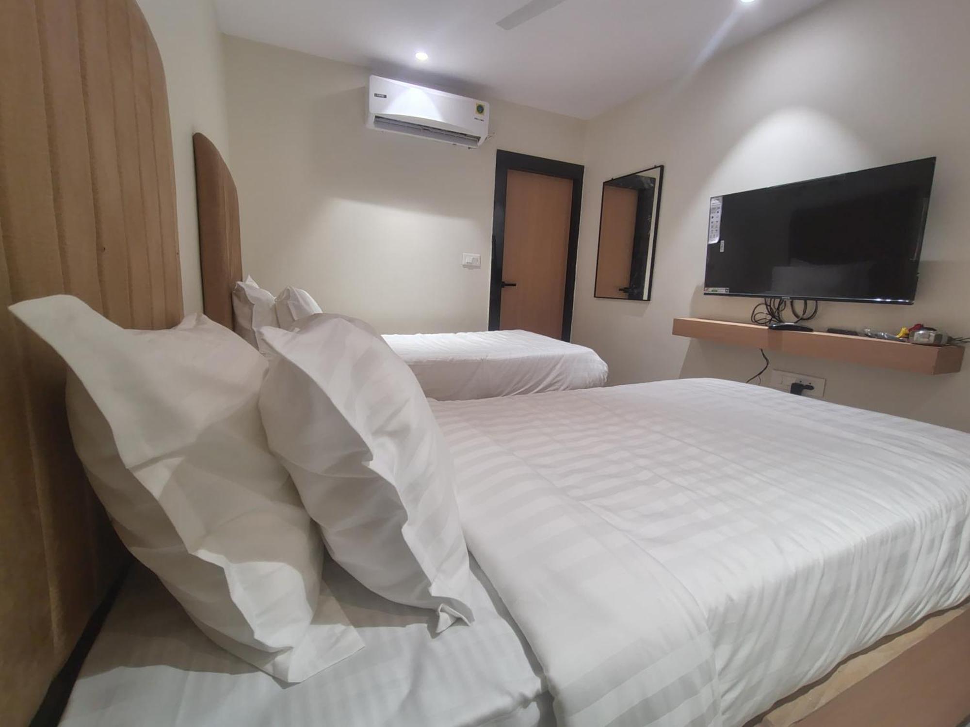 Hotel Blueearth Vizianagaram Eksteriør bilde