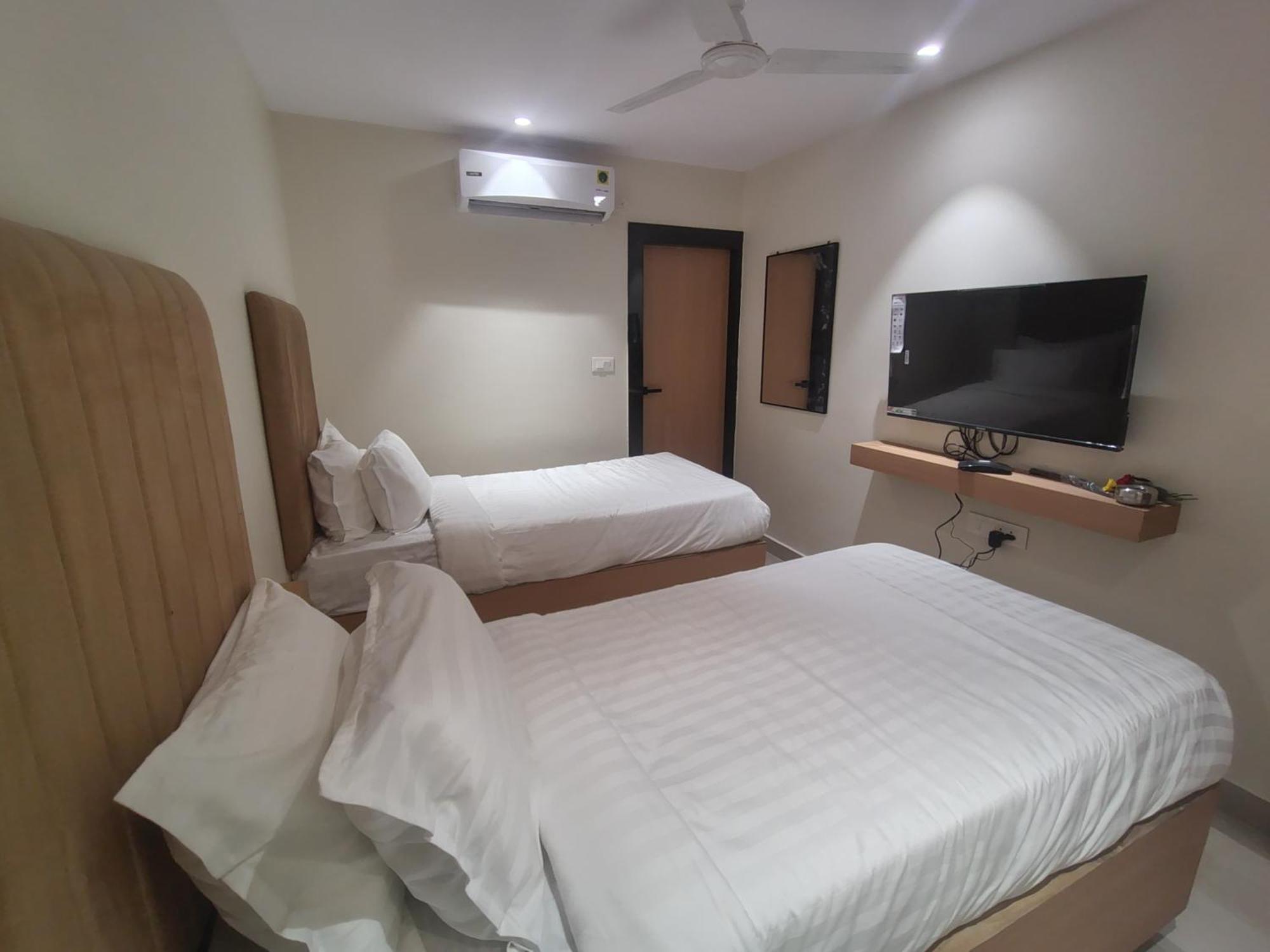 Hotel Blueearth Vizianagaram Eksteriør bilde